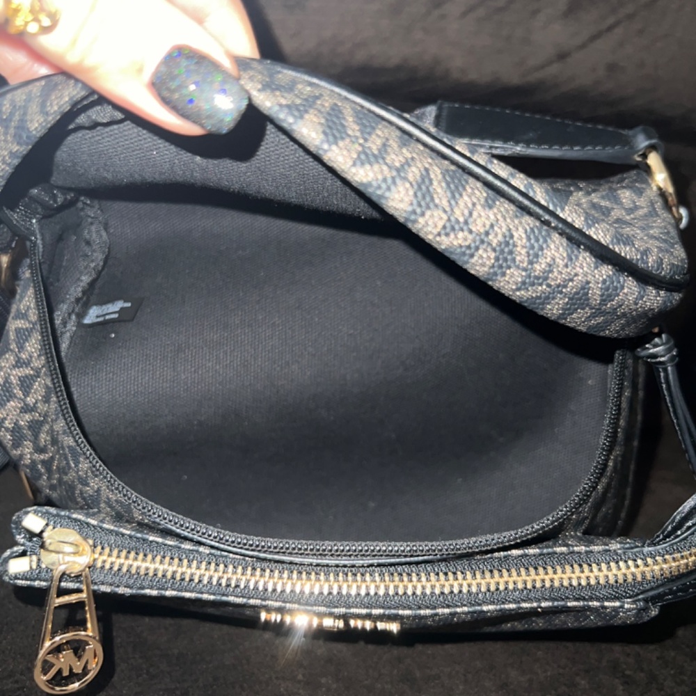 Sling pack - Picture 3 of 5